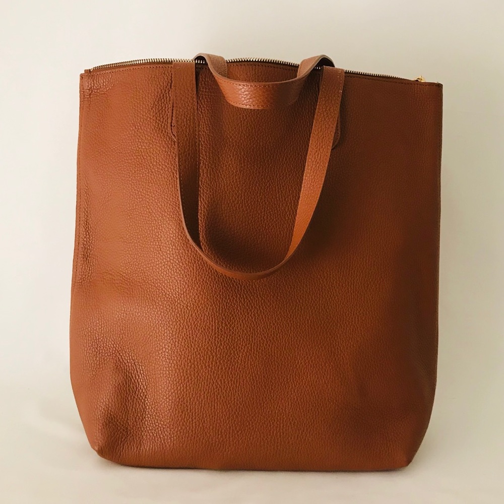 Cuyana Tall Structured Leather Zipper Tote